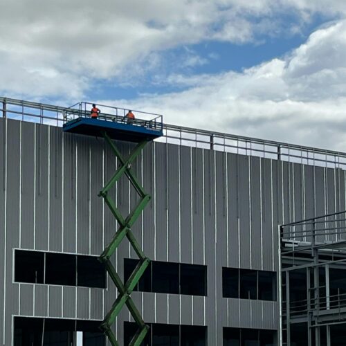 Czy podnośnik nożycowy samojezdny jest dobry? Jakie są dwa rodzaje podnośników nożycowych?